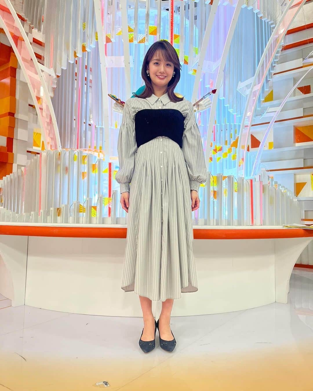 フジテレビ「めざましテレビ」さんのインスタグラム写真 - (フジテレビ「めざましテレビ」Instagram)「井上です🎄 毎日乾燥していますね、、🍂 放送中はカサカサして原稿が捲れない！と慌てないようにハンドクリームをしょっちゅう塗っていますが、最近は夏に比べて倍の速度で減っています😂」11月30日 18時42分 - mezamashi.tv