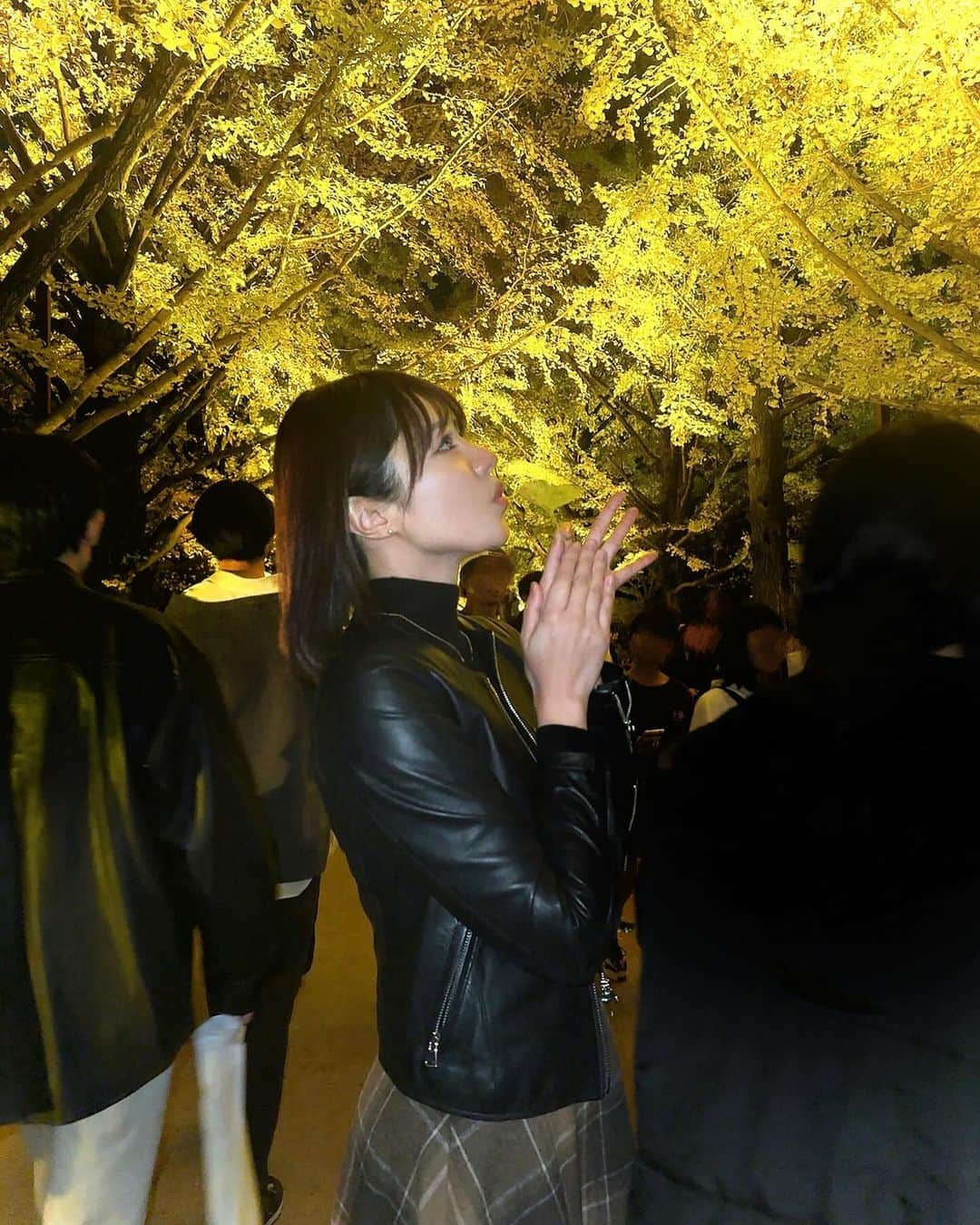 瑠川リナさんのインスタグラム写真 - (瑠川リナInstagram)「11月ももう終わり...🍂 お疲れ様でした💛😉  #昭和記念公園 #Autumn」11月30日 18時43分 - rukarina_insta