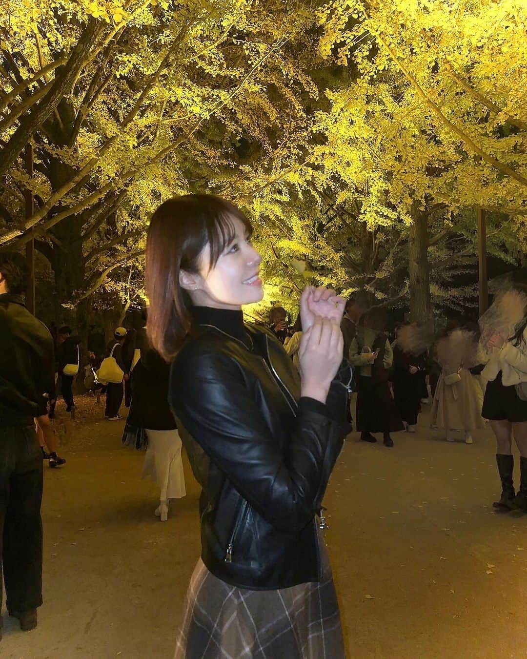 瑠川リナさんのインスタグラム写真 - (瑠川リナInstagram)「11月ももう終わり...🍂 お疲れ様でした💛😉  #昭和記念公園 #Autumn」11月30日 18時43分 - rukarina_insta