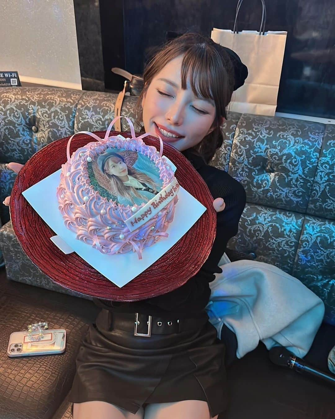 上原亜衣さんのインスタグラム写真 - (上原亜衣Instagram)「お誕生日たくさん ありがとです😉♡ うれちぃ👸✨  他にもケーキとか あるんだけど また載せます♡  31歳楽しみまぁす😊♡」11月30日 13時30分 - ai_uehara_ex