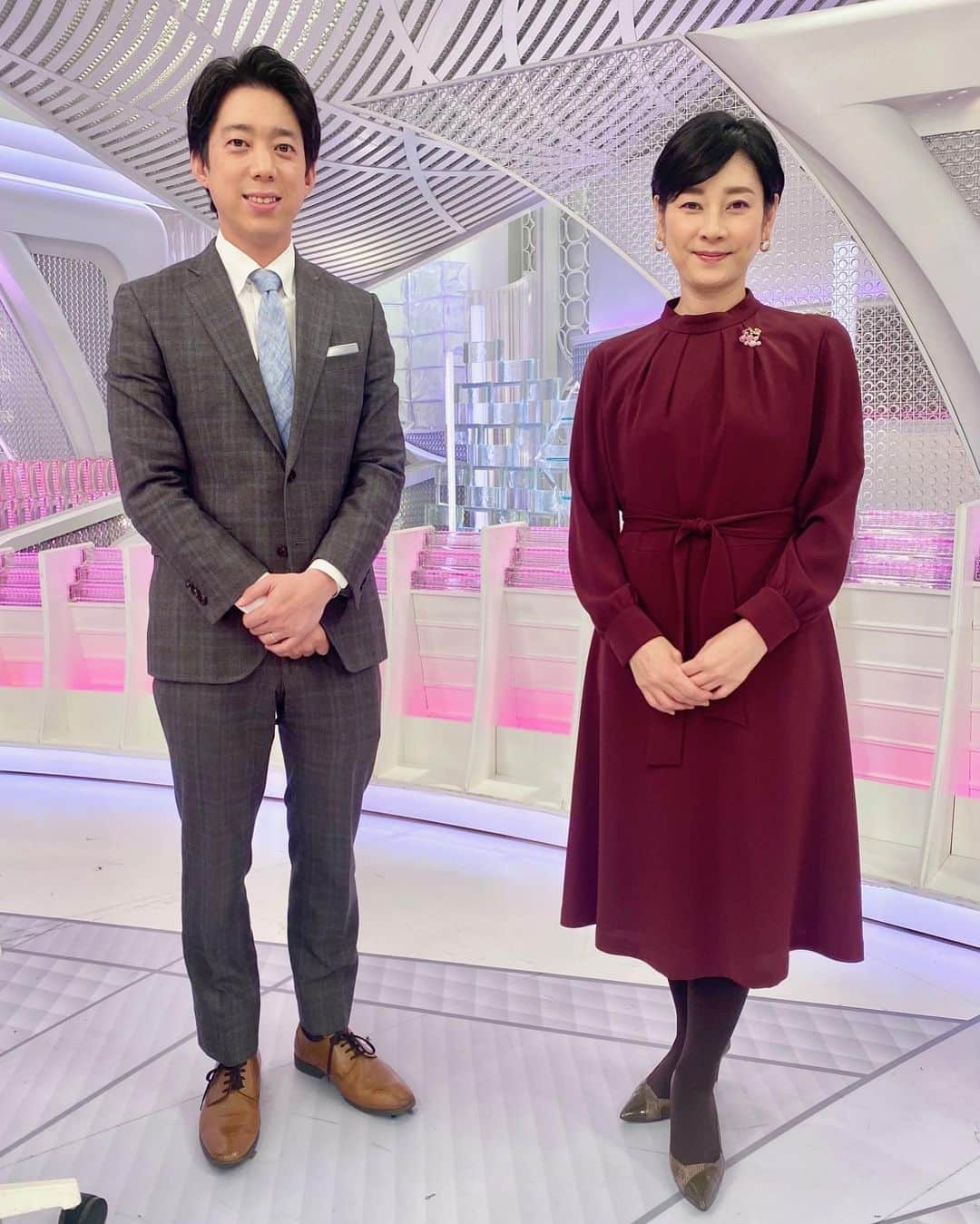 フジテレビ「Live News days」さんのインスタグラム写真 - (フジテレビ「Live News days」Instagram)「きょうも北日本では大雪や猛ふぶきの恐れがあります。交通機関の乱れや車の運転にご注意ください。  寒暖差で肌が荒れやすくなっているので、保湿などのスキンケアに力を入れてみてはいかがでしょうか。  島田アナ OP：#アマカ @amaca_official ピアス：#グロッセ @grossejapan ブローチ：#vendomeboutique @vendomeboutique_official  #島田彩夏 #立本信吾 #安宅晃樹 #竹内友佳 #アナウンサー #フジテレビ #ライブニュースデイズ #livenewsdays #ファッション #コーディネート」11月30日 13時35分 - live_news_days