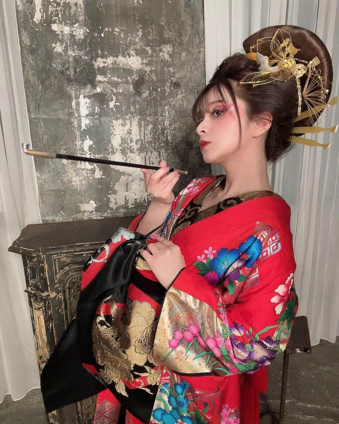 MARiAさんのインスタグラム写真 - (MARiAInstagram)「MARiA 写真集第4弾『美姫　HIME』 本日発売日です❤️  早い方はもう届いたよって方もいるかな？？  ドキドキ💓  届いたら感想教えてね♡  みんなのお気に入りのMARiAは見つかるかなー？  リリイベも沢山決まったので ぜひ愛にきてねっ  詳細はHPで✨ #MARiA #美依礼芽 #小美 #GARNiDELiA #花魁　#写真集」11月30日 14時24分 - maria_grnd