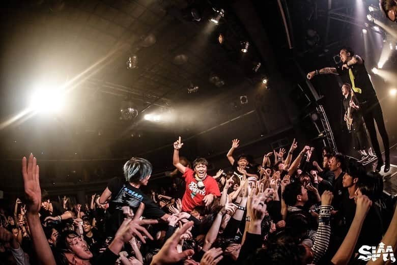 SiMさんのインスタグラム写真 - (SiMInstagram)「“PLAYDEAD” WORLD TOUR SEASON 1 at 佐賀 GEILS  ありがとうございました！  Photo by @koheisuzukiphoto   #SiM #SiM6th #PLAYDEAD」11月30日 14時26分 - sim_japan