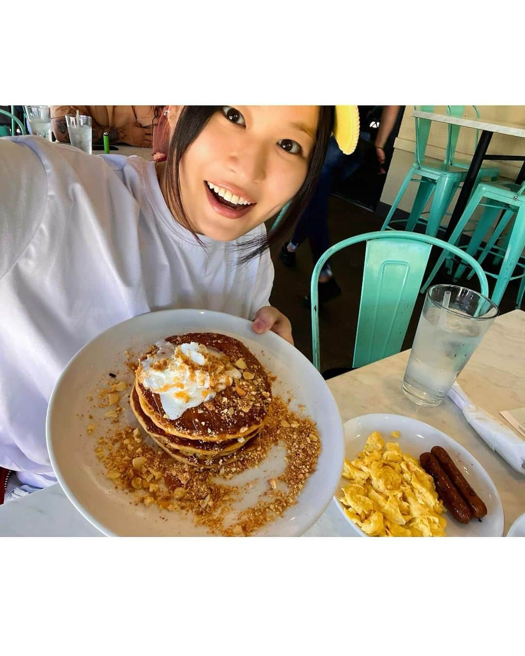 紫雷イオさんのインスタグラム写真 - (紫雷イオInstagram)「I always miss Japanese food, but when I was on tour in Europe and Saudi Arabia, I really missed American food.  Pancakes make me happy.😋🥞  #pancakes #americanfood #アメリカ生活 #iyosky #日常」11月30日 14時52分 - iyo_sky