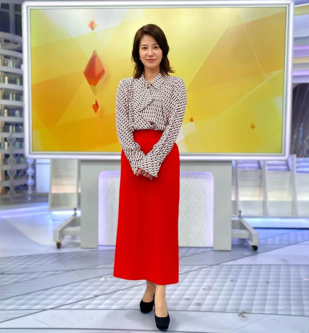 フジテレビ「プライムニュース イブニング」さんのインスタグラム写真 - (フジテレビ「プライムニュース イブニング」Instagram)「#イット ！は 15時45分スタートです   ●「 #冬の嵐 」各地で…関東で初積雪は ●#万博 開幕まで500日　前売り券発売も人気は ●急増 #住宅トラブル “新居に足跡” ●この時期限定！１万円以下の人気 #バスツアー 特選牛すき焼き＆マグロ食べ放題に絶景まで！   #榎並大二郎 @enami_daijiro #宮司愛海 @manami_miyaji   #木村拓也 @takuya.kimura0801  #立石修 #遠藤玲子 @reiko.endo_0429   #柳澤秀夫   #ガチャピン @gachapin_official #竹俣紅 @benitakemata_official   #小山内鈴奈 @reina_osanai #フジテレビ #アナウンサー 公式HP：https://www.fujitv.co.jp/livenews_it/ FNNプライムオンライン：https://www.fnn.jp/」11月30日 15時13分 - livenews_it