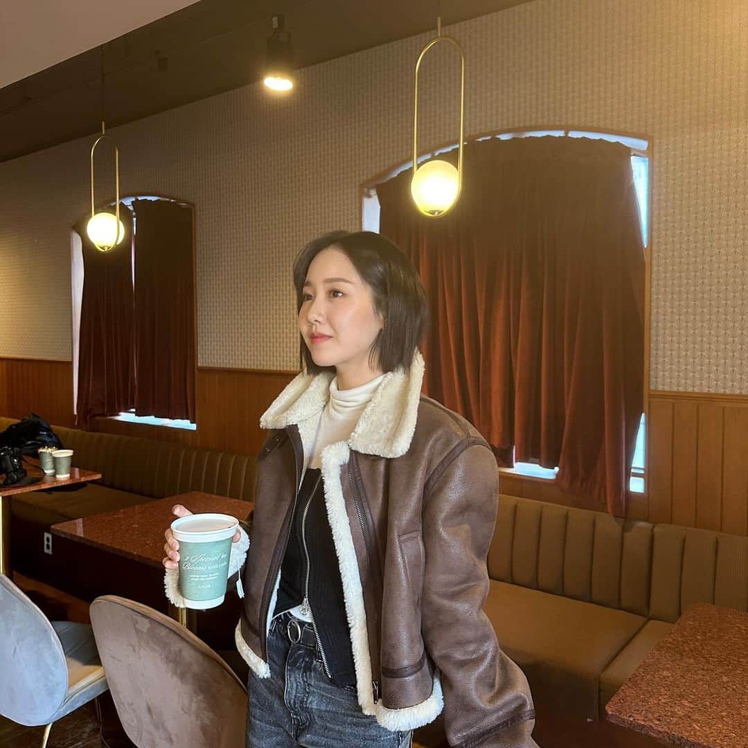 チン・ジヒのインスタグラム：「🍂🍁☃️」