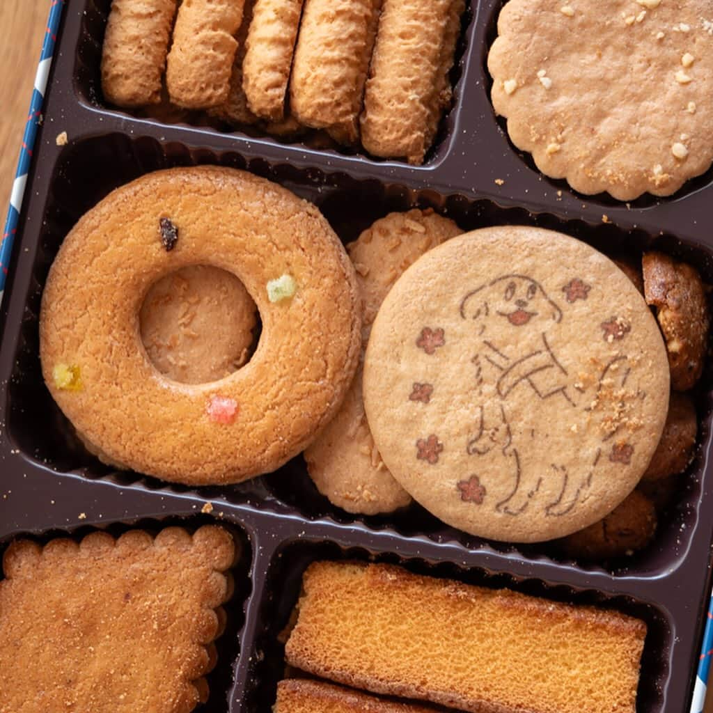 武井義明さんのインスタグラム写真 - (武井義明Instagram)「仕事で撮ったクッキー、カワイイ。「ほぼ日」の「マリーな部屋」です。アレルギーで食べられないけど。」11月30日 15時17分 - bebechef