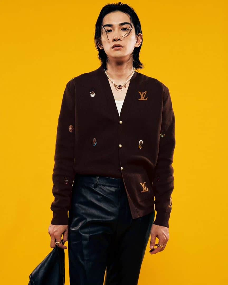 町田啓太さんのインスタグラム写真 - (町田啓太Instagram)「SWAG HOMMES ISSUE18 HOLIDAYS 2023  Photography: @usami_naoto Styling: @hayato_takada Hair: @hirokazu_endoo Make-Up: @dash.0627 Edit: @kentaro_okuzawa  @swag.hommes @louisvuitton #PR」11月30日 15時38分 - keita_machida_official