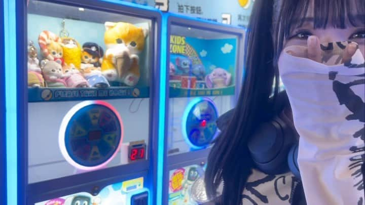 つばきファクトリーのインスタグラム：「#つばきログ 🎞️   台湾の夜市にて、ルールのわからないゲームにわちゃわちゃ💥  そして‼︎ 「豫風瑠乃バースデーイベント2023」FC追加受付中🎫 MCとしてJuice=Juice #江端妃咲 も参加✨  チェックお願いします！  #つばきファクトリー #ハロプロ」