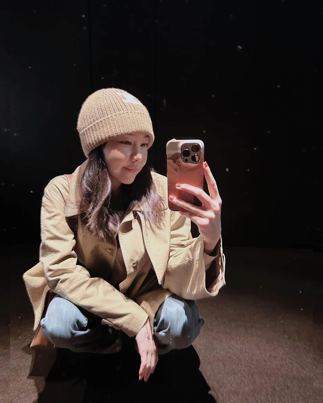 キム・イェウォンのインスタグラム：「벌써 12월이 온다니 :) 그리고 곧 2024도 온다. 모든 날 모든 시간 더더 소듕하게 지내요💜」