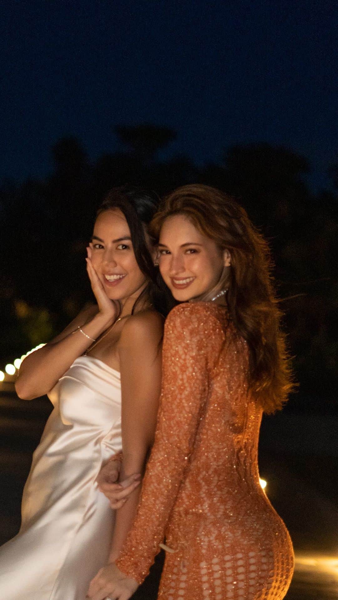 Coleen Garciaのインスタグラム：「Janini’s behind the camera now! 🌟 @janinamanipol  📍 @banwaprivateisland  🎥 @joshuasalvs」