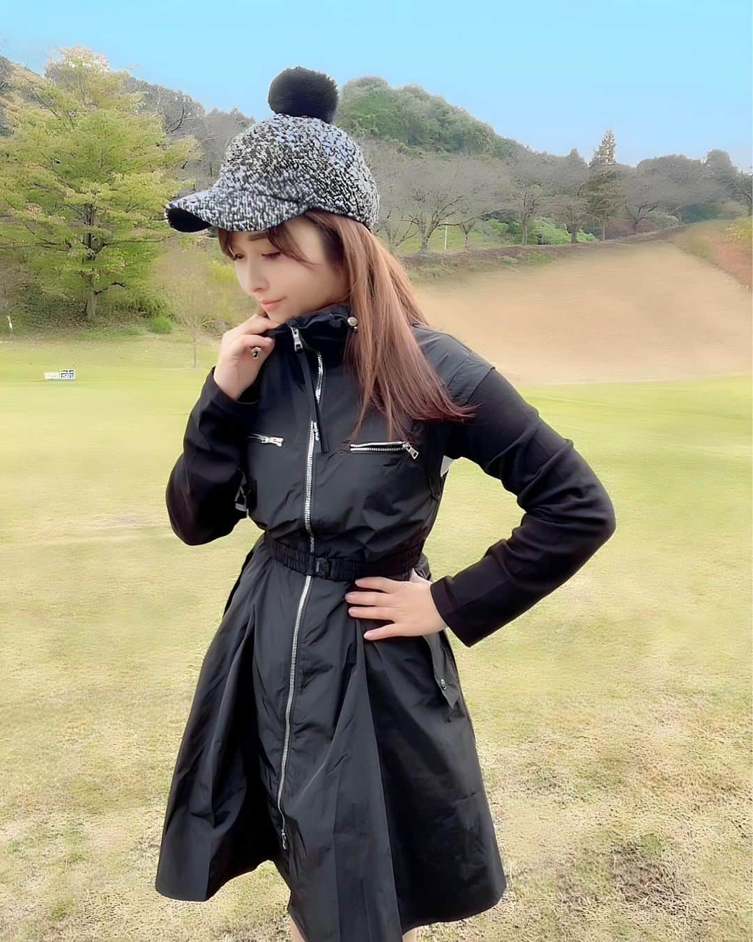 mikaさんのインスタグラム写真 - (mikaInstagram)「♥︎︎∗︎*  new in✨  @hare.golf のシャカシャカワンピ シルエットに一目惚れしたやつ😍  こーゆー薄手の持ってなかったから出会えて嬉し♡  お気に入りウエアが増えるとラウンド行きたくなる病 なのだけどみんなはどう？  #ゴルフ #golf #ゴルフ女子 #golfgirl #골프여자 #女子ゴルフ #golstagram #ゴルフ好き #ゴルフ楽しい #高尔夫 #골프 #ゴルフウエア #ゴルフコーデ #インスタゴルフ女子 #ゴルフ男子 #haregolf」11月30日 16時26分 - _mika.___