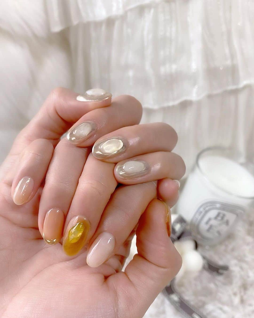 秋倉諒子さんのインスタグラム写真 - (秋倉諒子Instagram)「ネイル集めてみた！ ずーーっとみかてぃんネイル💅 @nailist_mika  今回もめちゃお気に入り♡♡ リボンネイル🎀  いつもありがとう💅 こうみると歴史を感じるねえ…🥹❤︎ #nail#nailsnailsnails#nailart#ネイル#ネイルデザイン」11月30日 16時46分 - ryokoak45