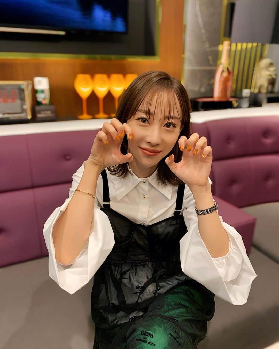 秋倉諒子さんのインスタグラム写真 - (秋倉諒子Instagram)「ネイル集めてみた！ ずーーっとみかてぃんネイル💅 @nailist_mika  今回もめちゃお気に入り♡♡ リボンネイル🎀  いつもありがとう💅 こうみると歴史を感じるねえ…🥹❤︎ #nail#nailsnailsnails#nailart#ネイル#ネイルデザイン」11月30日 16時46分 - ryokoak45