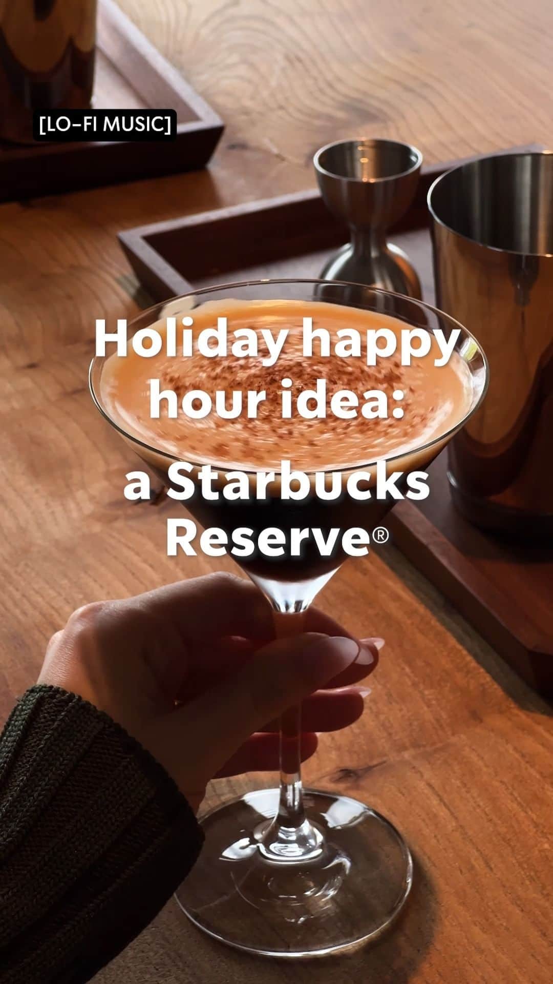 Starbucksのインスタグラム：「POV: You’re starting a new holiday tradition with a Signature Experience at the Starbucks Reserve® Roastery.  Must be 21+. Enjoy responsibly.」