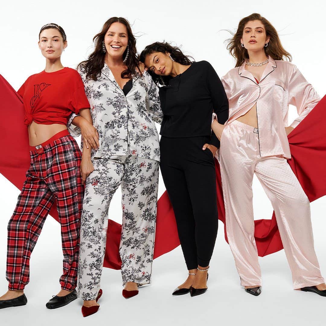 ヴィクトリアズ・シークレットのインスタグラム：「Our preferred holiday love language? A Pajama Set for every mood. And now, for a limited time, all Pajama Sets are Buy One, Get One FREE.」