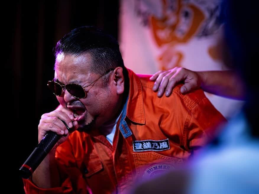 大地洋輔さんのインスタグラム写真 - (大地洋輔Instagram)「豊満乃風 復活 再脂動ライブ お越し頂きまして 本当ありがとうございました🍖🍖🍖  むちゃくちゃ楽しかったです‼️  メンバーのみんな、お客さん、スタッフさん、手伝ってくれた後輩の皆さんには感謝しかねーす！！！  皆さんのおかげでこれが出来ました🔥🔥  次の目標に向かって前進あるのみの所存でございますのでよろしくお願いします！！！  あの本物乃風さんと共演する為にこれからもブチかまします！！！  #豊満乃風」12月1日 2時42分 - dienoji_ohchi