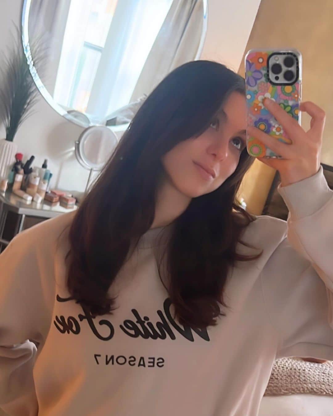 キーラ・コサリンのインスタグラム：「as of late」