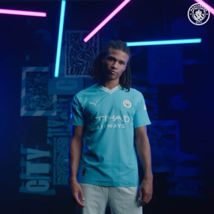 マンチェスター・シティFCのインスタグラム：「Check out @nathanake on the Official Man City Podcast! 🚨    📈 Starting out at City  💭 Best player he's played against  🎾 Other sporting interests    Watch now on CITY+ 📺」