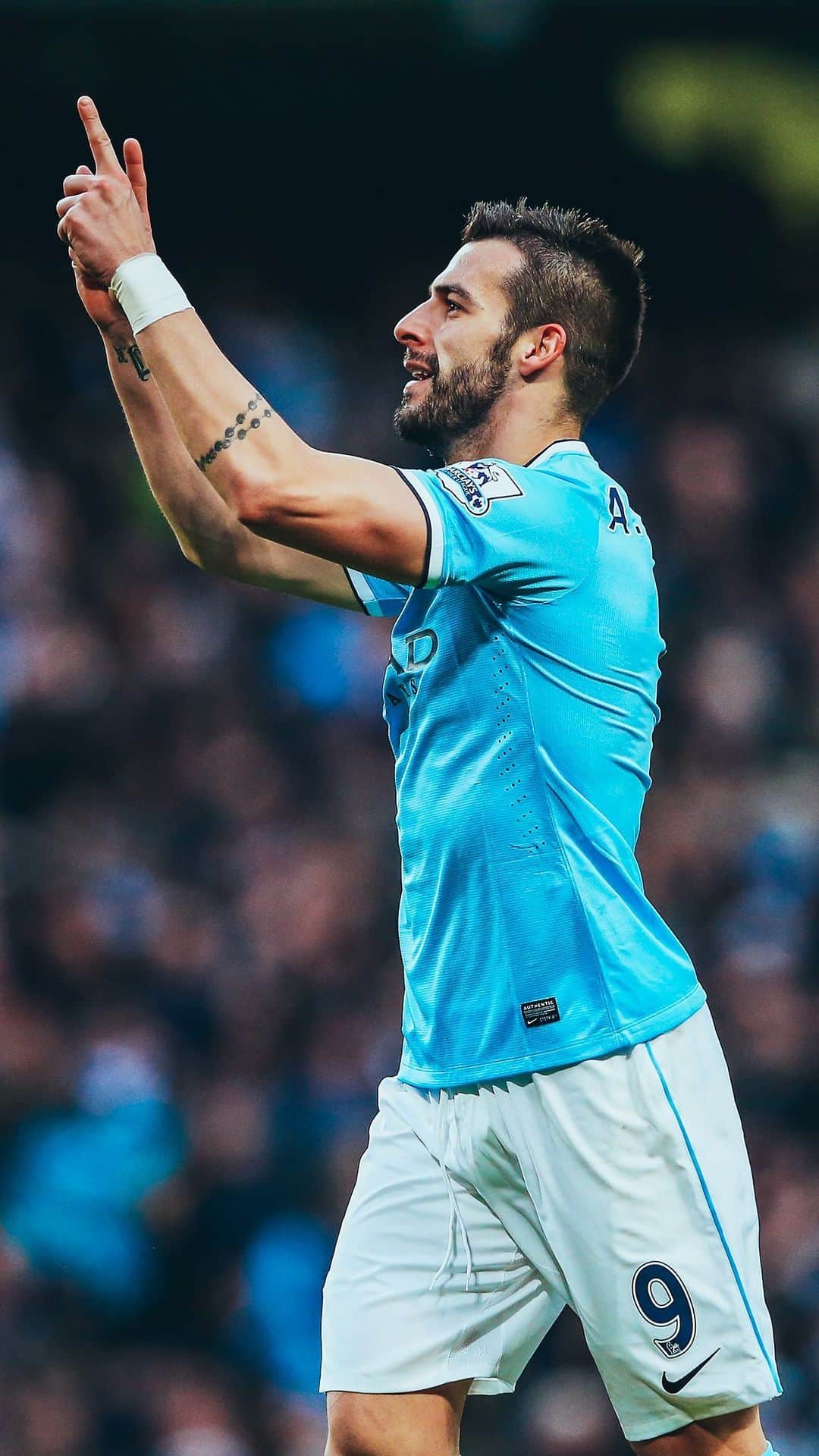 マンチェスター・シティFCのインスタグラム：「The turn 😵‍💫 The finish ☄️   @alvaronegredo9 with a stunner against Spurs! 💪」