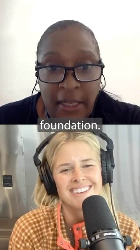 サラ・ライトのインスタグラム：「We had the honor of interviewing @phabulouscare ‘s Dr Phabillia Afflack on @themotherdazepodcast !!! We discuss building a strong foundation in your relationship, preparing for parenthood, the postpartum period, pregnancy, birth, vulnerability and finding your dream team. We are beyond grateful to hear the remarkable words of wisdom she bestows upon us. Find us on Apple Podcasts, Spotify or wherever you listen !」