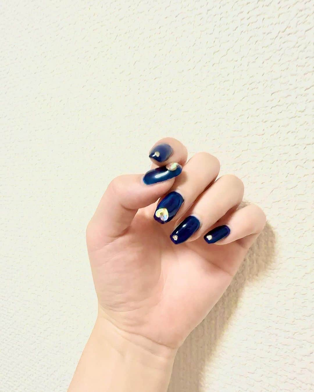 黒田絢子さんのインスタグラム写真 - (黒田絢子Instagram)「ネイビー💅💙🖤  #ネイル #nail #nailart #ジェルネイル #ネイルアート #nails #ネイルデザイン #美甲 #nailstagram #instagood #ネイビーネイル」11月30日 18時50分 - ayakokuroda_official