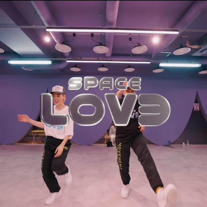 ショーン・エバリストのインスタグラム：「🪐OPENING WORKSHOP💜 ［Full video on SPACELOV3 YouTube］  ✨海外Guest From U.S.A✨  @shaunevaristo × @ayehasegawa   🎶 Until The End Of Time / Coco Jones & Leon Thomas 📸 @te2ta0501   #spacelov3💜🪐 #shaunevaristo #ayehasegawa✨」