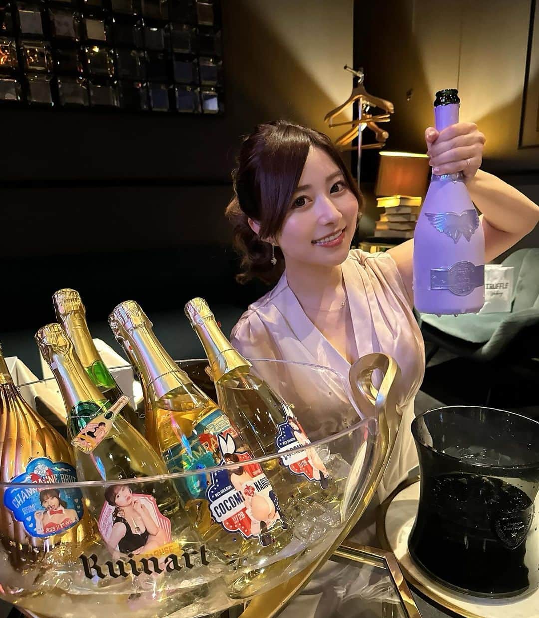 成瀬心美のインスタグラム：「🍾  昨日は今年ラストの Red Dragon出勤イベントでした❣️  沢山の方々が来てくださり 本当に昨日も楽しかった✨  久々のお酒だったので めちゃくちゃ酔いました。笑  幸せだ〜💫  やっぱりこのイベントも 大好きだなと改めて感じました🫶  また来年、、🥂」