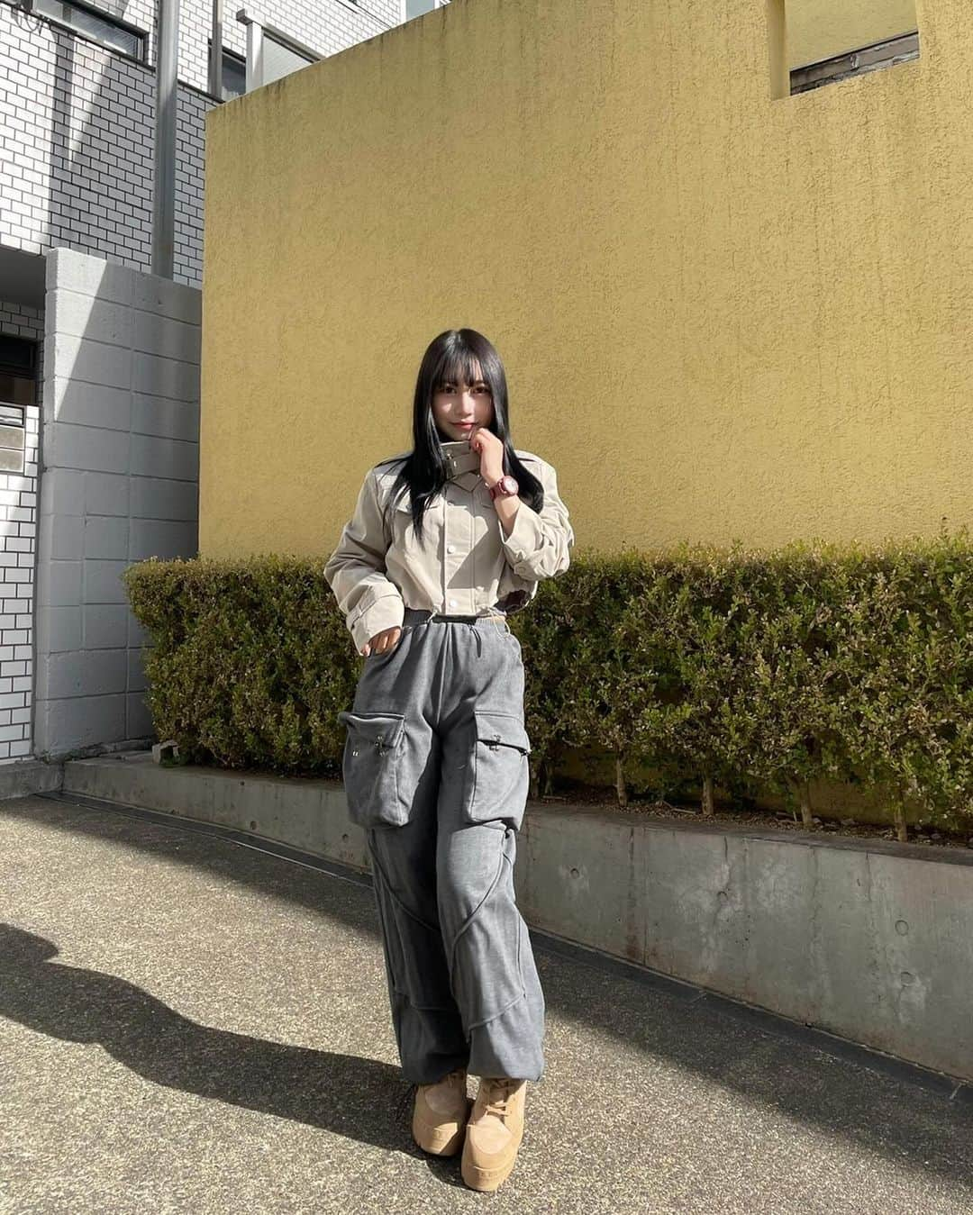 ゆらさんのインスタグラム写真 - (ゆらInstagram)「この可愛い時計は @babyg_jp の [BGA-310RP-4AJF]⏱️ -🍒🥤 コーデをクールにしたからワンポイントで赤色を🍿❤️かわいい〜 今度はガーリーなコーデに合わせたいな❤️  インタビューして頂いたリール動画も @babyg_jpと@petrel_jpで公開中だから是非観てね🎞️⟡.·  #BABYG#ベイビージー#BABYGコーデ#PR#CASIO」11月30日 19時05分 - lalalim_00