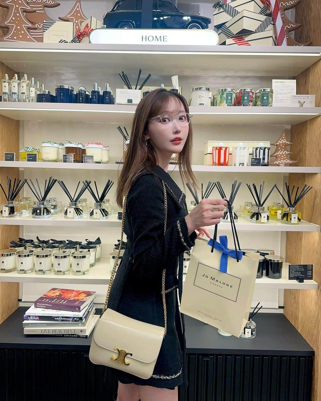 菅野結以さんのインスタグラム写真 - (菅野結以Instagram)「2023年12月1日 代官山フォレストゲートにNEW OPEN🧡 JO MALONE LONDONのイベントに @jomalonelondon  ⁡ クリスマス仕様のきらっきらな店内で ワックスシーリングのラッピング体験した holiday giftにぴったりすぎる🎁 ⁡ いい香りにつつまれてはぴなお買いもの時間でした あしたOPEN🧡 ⁡ #jomalonelondon #ジョーマローンロンドン #ジョーマローンロンドン代官山 #フォレストゲート代官山 #ForestgateDaikanyama #uniquelyyours #pr」11月30日 19時08分 - yui_kanno