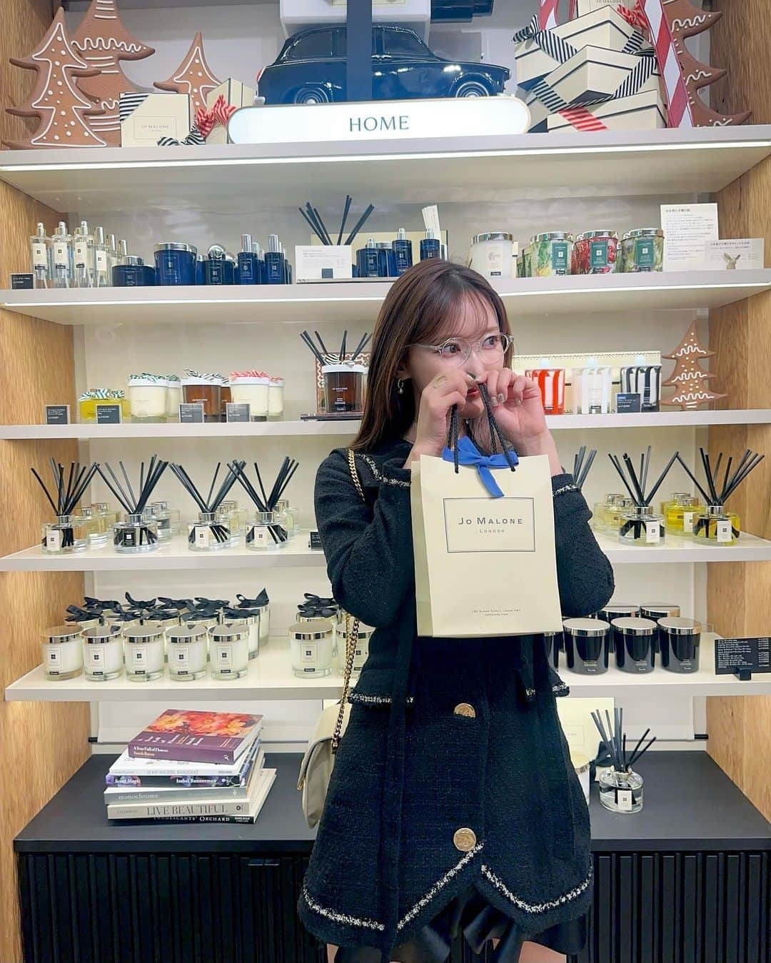 菅野結以さんのインスタグラム写真 - (菅野結以Instagram)「2023年12月1日 代官山フォレストゲートにNEW OPEN🧡 JO MALONE LONDONのイベントに @jomalonelondon  ⁡ クリスマス仕様のきらっきらな店内で ワックスシーリングのラッピング体験した holiday giftにぴったりすぎる🎁 ⁡ いい香りにつつまれてはぴなお買いもの時間でした あしたOPEN🧡 ⁡ #jomalonelondon #ジョーマローンロンドン #ジョーマローンロンドン代官山 #フォレストゲート代官山 #ForestgateDaikanyama #uniquelyyours #pr」11月30日 19時08分 - yui_kanno