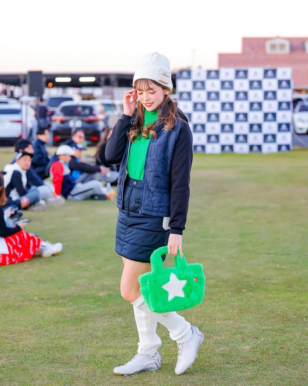 はるさんのインスタグラム写真 - (はるInstagram)「⑅∙˚  @linkth_golf のコンペにアルチビオモデルとして参加してきました⛳️ 18ホール全てがイベントホールってすごいよね✨  ピンクニットのセットアップとグリーンカラーが映えるウェアを着たよ🩷💚 どっちも違う可愛さがあった✩*ﾟ アルチビオ原色カラーが多いからゴルフ場で目立つよね✨ プレー後はファッションショーにも出せてもらって メンバーにも恵まれてすごく楽しい1日でした❤️  グロス84で新ペリ23位だったんだけど 景品貰い忘れたのだけが心残り← 幹事賞当たりますように💭🐭🩶  主催のみなさん、お疲れ様でした✨ @manaphoto55  @yoppa408  @kurumickey_golf @misarasara.golf   たくさんの企業様、当日寒い中ありがとうございました✨ ❶HOLE @archivio.official @satou5013  ❷HOLE @zaapfamily ❸HOLE @seinosuke.sara_golf ❹HOLE @zerofit_official ❺HOLE @marty_golf ❻HOLE @kbs_japan ❼HOLE @j.jane_japan ❽HOLE @lecoqsportifgolf_rijoume @lecoqgolf_jp ❾HOLE @dunlopgolf_official ➓HOLE @irishman.jp 11HOLE @reroom_cgc @shintaro_kitaoka 12HOLE @tandr_golf 13HOLE @igolf_lostball @barzagli_official_ 14HOLE @linderthon_official 15HOLE @fabtime_golf 16HOLE @club_onoff 17HOLE @hole37.glamping 18HOLE @noelreussir_official  アトラクションエリア @crossputt_official_jp @callawaygolf_japan @moz_kenmotsugolf @golfzon_japan_official  @garminjp @lolonimochair @lalia_x2 @mimigolf0817 @27cosmeginza @eporashe @nf_corporation_cart  #ゴルフコンペ #イベントコンペ #⛳️ #ゴルフ好き #ゴルフ女子 #ゴルフウェア #ゴルフ好きと繋がりたい #大型コンペ #イベント #ゴルフブランド #ゴルフ #ゴルフコーデ #秋ゴルフ #冬ゴルフ #golf #golflife #golfstagram #ゴルフスイング #ゴルフ女子コーデ #ゴルフ場  #golfgirl #instagolf #팔로우미 #골프 #高尔夫球 #90切り  #スイング動画 #golfswing #ビジョビ #アルチビオ」11月30日 19時19分 - harurun1216