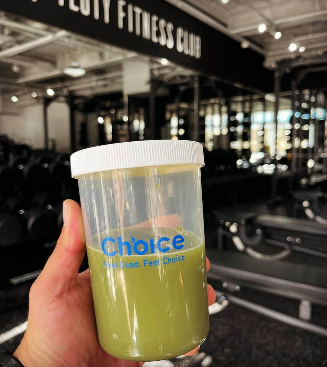 三浦伊織のインスタグラム：「.  毎日飲み続けるものだからこそ、拘りたい🐄🌱  『Feel Good.Feel choice』  #choice  #choiceproteins  #choicenutrition  #choicesuppli  #チョイス  #チョイスプロテイン  #プロテイン  #無添加」