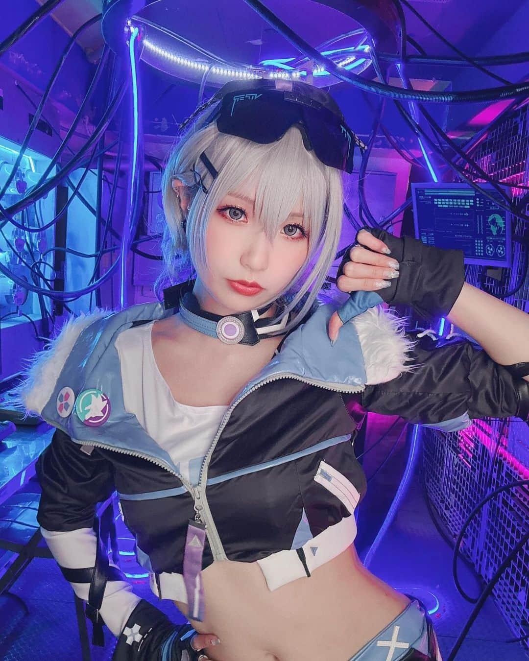 Sherryさんのインスタグラム写真 - (SherryInstagram)「- 𝐀𝐑𝐄 𝐘𝐎𝐔 𝐑𝐄𝐀𝐃𝐘?!!⚡️⚡️  #cosplay#cosplayer #cosplaygirl #photo #cosplayphoto #cosplayersofinstagram #cosplayphotography #anime #silverxherecosplay #patreoncreator #patreonartist  #コスプレ　#コスプレイヤー　#コスプレイヤーさんと繋がりたい　#コスプレ写真 #崩壞星穹鐵道 #HonkaiStarRail #silverwolf #銀狼」11月30日 19時20分 - silverxhere