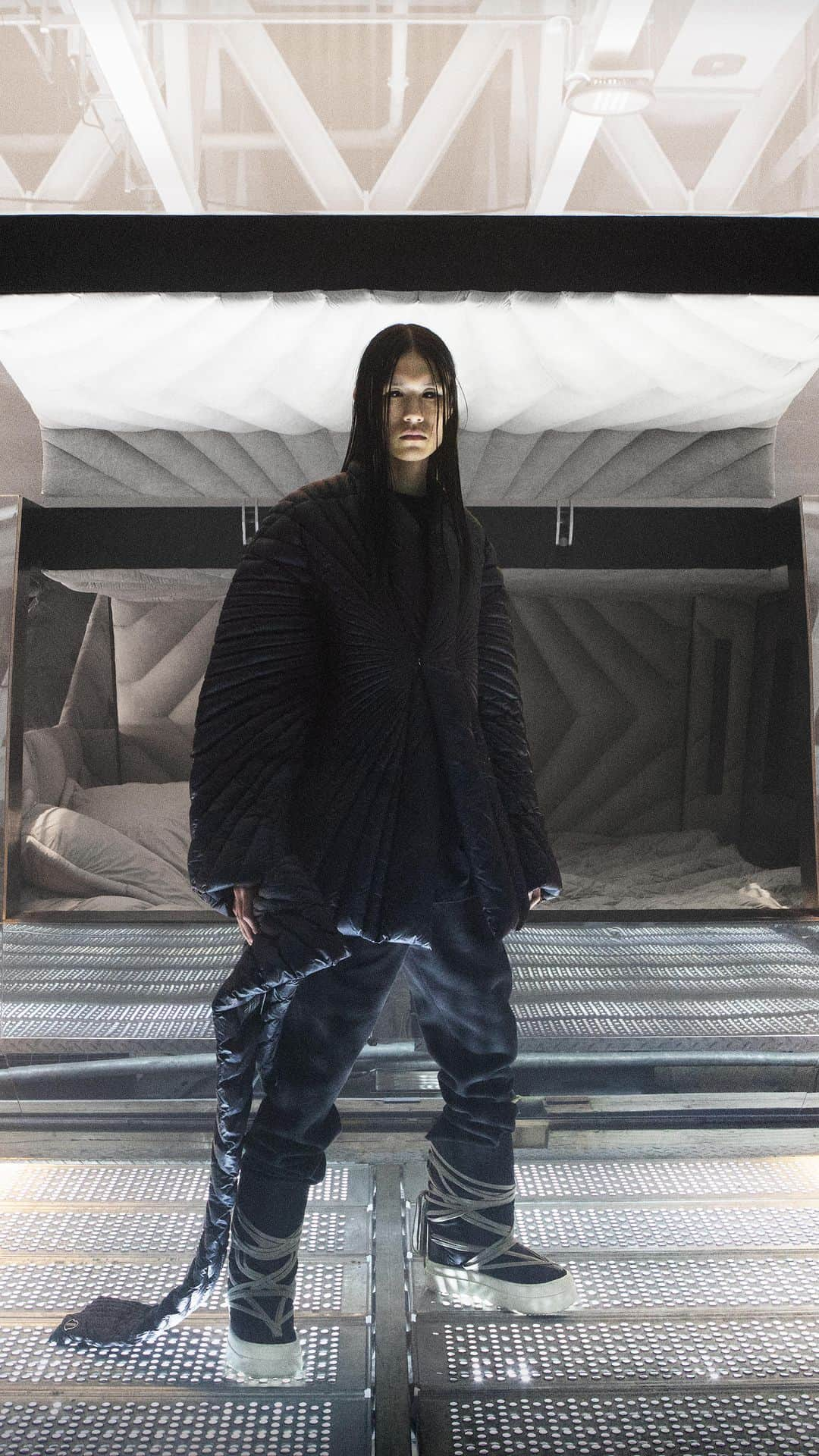 エルエヌシーシーのインスタグラム：「LAUNCHES: Moncler + Rick Owens   Clothes featuring radial quilting designed to fit into the environment in which they exist in.   Shop @moncler + @rickowensonline collection via link in bio.   #monclerrickowens」