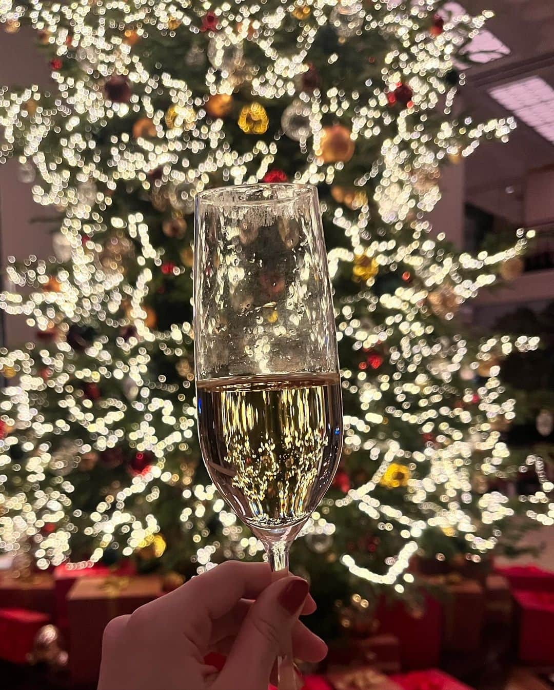 渡邉香織さんのインスタグラム写真 - (渡邉香織Instagram)「Thank you @thepeninsulalondonhotel for having me🎄🍾  最終課題も提出し終わってめちゃ嬉しい👐🏻」11月30日 19時31分 - foxco_kaori