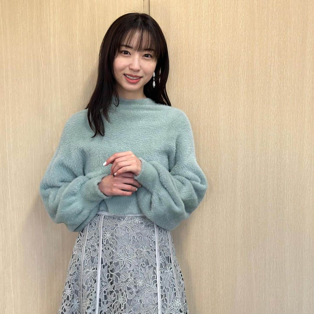 フジテレビ「めざましテレビ」さんのインスタグラム写真 - (フジテレビ「めざましテレビ」Instagram)「お天気コーナー「きょう何着て行く？」 林佑香の毎日のコーデを紹介♪  11月30日（木）  【今日のコーデ】 ⭐️コート[ベルト付き]☞ @mystrada_official ４万6200円 ⭐️ニット☞ @and.couture 8910円 ⭐️スカート☞ @snidel_official １万9800円 ⭐️靴☞ @dianashoespress ２万8600円  ⭐️イヤリング☞  @phoebe_official 3630円    【コーデのポイント】 ミントとベージュの柔らかな配色で優しい印象に🍭 レーススカートで立体感をプラスすると、全身淡い色でもぼやけることなく、メリハリよく着こなせます☃️     #めざましテレビ #きょう何着て行く？ #林佑香 #今日のコーデ #コーデ #CanCam #今日のファッション#ootd #きょう何着て行く？は月〜金朝6時22分ごろ放送📺 #ゆかちゃん #きれいめコーデ #きれいめカジュアル #大人コーデ #秋コーデ #オフィスカジュアル #上品コーデ #アナウンサー衣装」11月30日 19時32分 - mezamashi.tv