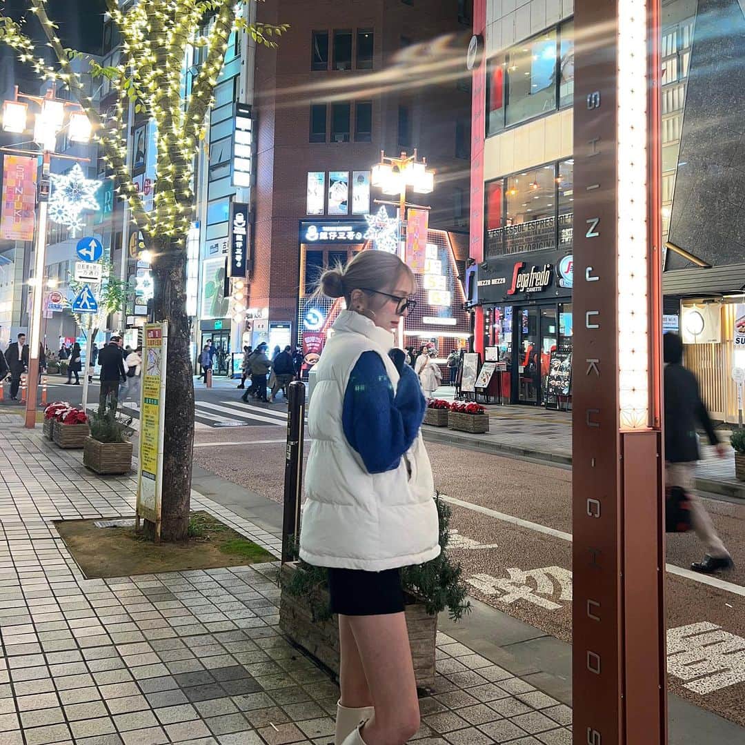 高畑麻優さんのインスタグラム写真 - (高畑麻優Instagram)「#mayus_style_ 🌃🤍  今日で11月もおしまい！🍁 今年も残り１ヶ月だよ早いね〜🥲  今月は自分と改めて向き合い直せて 自分の夢ややりたい事が明確になってきたり  身近で支えてくれている人達や 応援してくれているファンの子達の 大切さや存在の大きさが身に染みた😔🩶 沢山の感謝だな〜と改めて実感して  大好きな人達の為にもっと頑張りたいな！と 改めて思えた自分にとって大事な事を 見つめ直せたとても素敵な月でした。🫶🏻  長くなったけど、いつも沢山の幸せを ありがとうBIG LOVEです！！！！！！！  これからもマユの事よろしくお願い致します🩷」11月30日 19時33分 - 04__m.aa