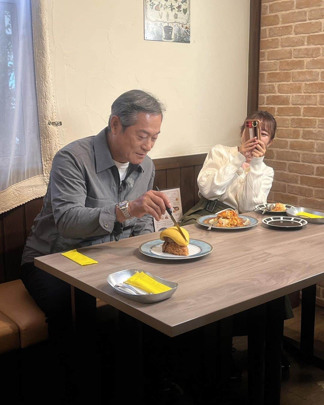 さんのインスタグラム写真 - (Instagram)「ぱっかーんオムライス🍳✨  岡崎市をお散歩した健さん、 大人気のオムライス店・さん太で"ぱっかーん"に挑戦💡 見事大成功🙆‍♀️✨ ふわっとろオムライス、美味しそうでした〜😋💕  #東海テレビスイッチ #いっしょにアップデート #マツケンさんぽ #松平健 さん #ぱっかーんオムライス #さん太 #天野ひろゆき さん #高橋みなみ さん #吉田ジョージ #速水里彩 #篠田愛純 #鈴木翔太」11月30日 19時50分 - thk_switch