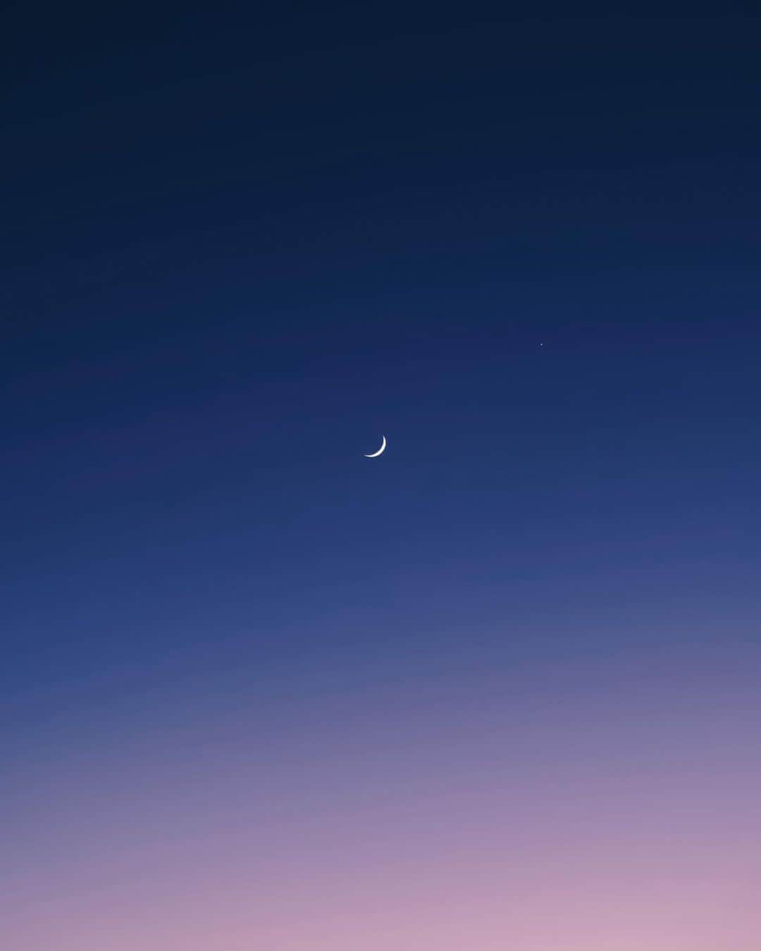 国分真央さんのインスタグラム写真 - (国分真央Instagram)「. The stars and moon are always shining above the clouds, no matter the weather ❍ ❍𓂃꙳ ⁡ ⁡」11月30日 19時52分 - mao_kokubu