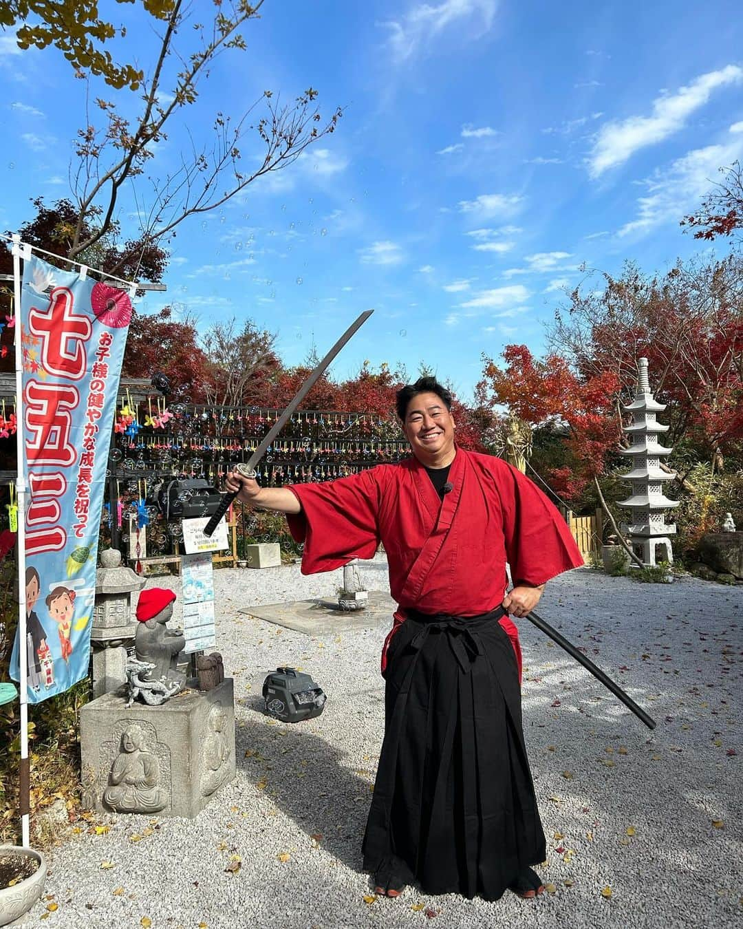 川原豪介さんのインスタグラム写真 - (川原豪介Instagram)「ヒマつ武士in田川市がYouTubeアップされました！ももち浜ストアのチャンネルで見れまーす👀 ヒマつ武士地蔵と命名させて頂いたお地蔵さんが三井寺にありますので是非是非見に行って欲しいです。お地蔵さんの上に暇つぶししてるカエルもいます。田川市は優しい人ばかりでした😁ぬんっ！ #ヒマつ武士  #ももち浜ストア  #田川市  #三井寺  #ヒマつ武士地蔵」11月30日 20時03分 - blueriver_kawa