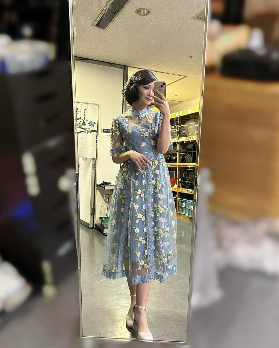 田中梨瑚さんのインスタグラム写真 - (田中梨瑚Instagram)「・  デイジーのLOOKBOOK👗👒  巷の噂によると、classicチームとmodernチーム合わせても最多衣装替え数らしくて。 その数、7回。 確かに1人の役にしては着替えたな〜と🥹 でも全部可愛くて。普段着ないような素敵なお衣装ばかりで。 皆様にもお見せしたかったのです… どうか、見納めください😌  余談ですが、今回ネイルを褒められることも多々… デイジーのお花をイメージした薬指🌼 今回どのお衣装にも似合う私の好きなラベンダーカラー💜(分かりずらいけど、キラキラ入ってて可愛いの) そして、ちょっとした私のこだわりですが、、、 金色を基調としたギャツビー邸に比べ、ブキャナン邸は銀色を基調としていると演出の野口さんが仰っていたので、 人差し指はギラギラのシルバーラメ✨ そんなデイジーのネイル事情でした💅   #ギャツビー2023  #アレステ #グレートギャツビー   #gatsby  #greatgatsby  #華麗なるギャツビー   #デイジー  #デイジーブキャナン  #daisy  #daisybuchanan」11月30日 19時57分 - riko_2768