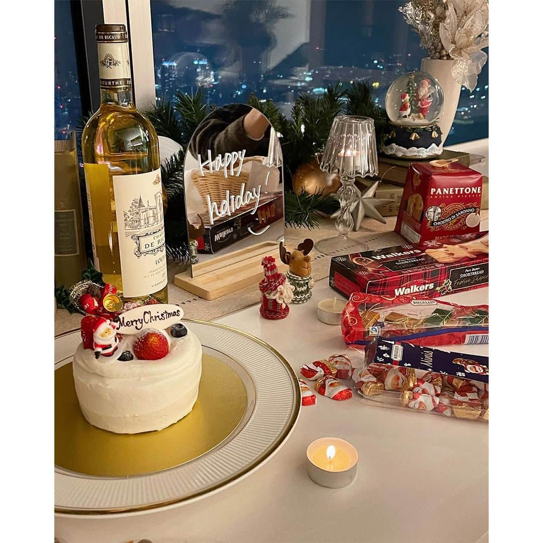 PATRA magazineさんのインスタグラム写真 - (PATRA magazineInstagram)「【もうこんな時期♥参考にしたいクリスマスパーティー🎄🎅】  もうそろそろクリスマスを意識する季節に⛄️  お洒落さんたちのクリスマスフードや装飾を参考にしてみてね🎁✨  ＼ thank you 🦢 ／ @moepanman3282 / @senaaaa0309 @k0001112 / @ren.eclair @mgmilk___ / @akeeey95 @kinkinkin00  今みんなの中で流行っている事やアイテムがあれば @patra__jp をタグ付けしてぜひ教えてね🔔  皆さんのすてきな投稿をぜひ紹介させてください！ . . #クリスマスパーティー #クリスマス #クリスマスコーデ」11月30日 20時00分 - patra__jp