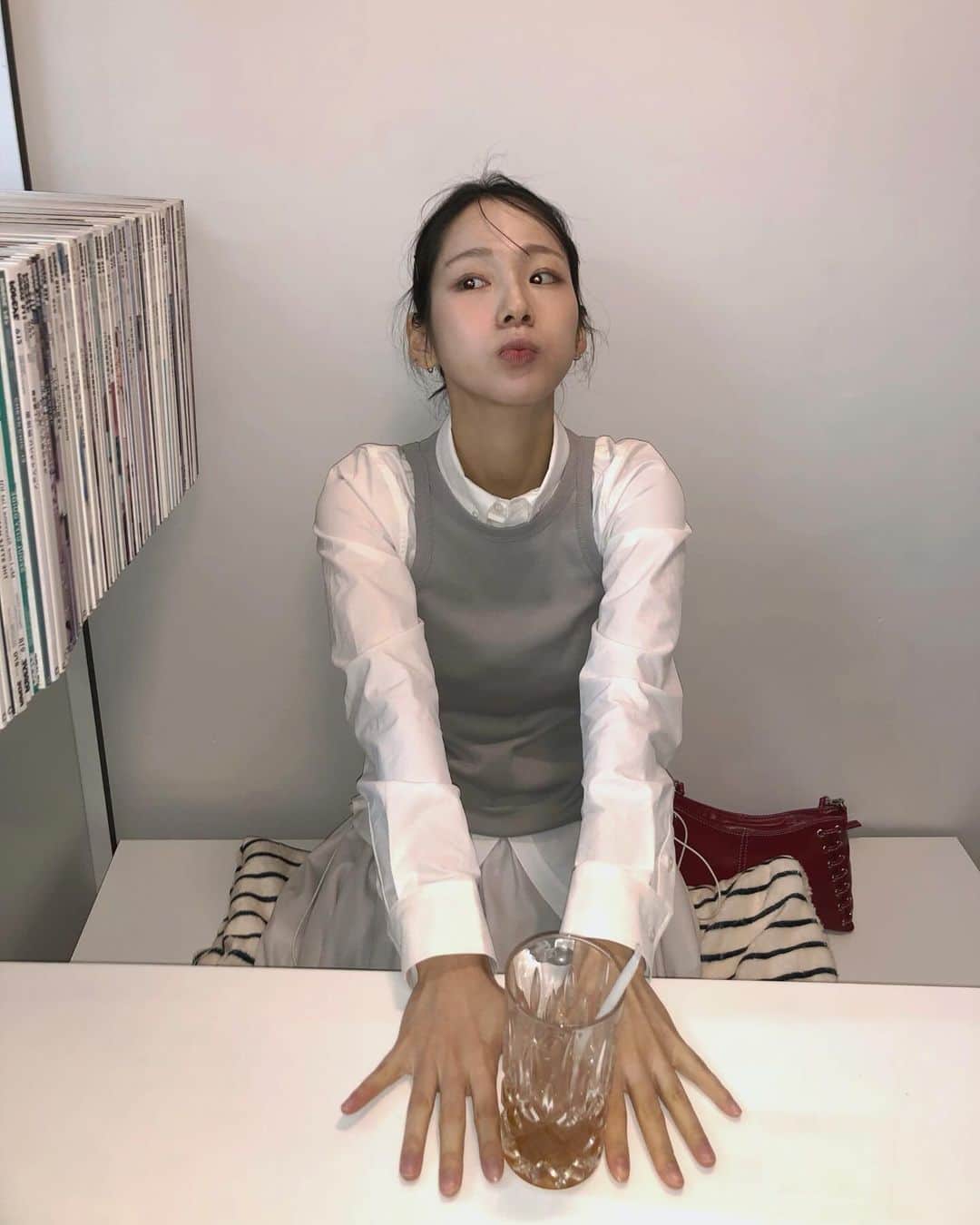 solsolのインスタグラム：「춰춰☕️💭🩶🩶🐻‍❄️🩶」