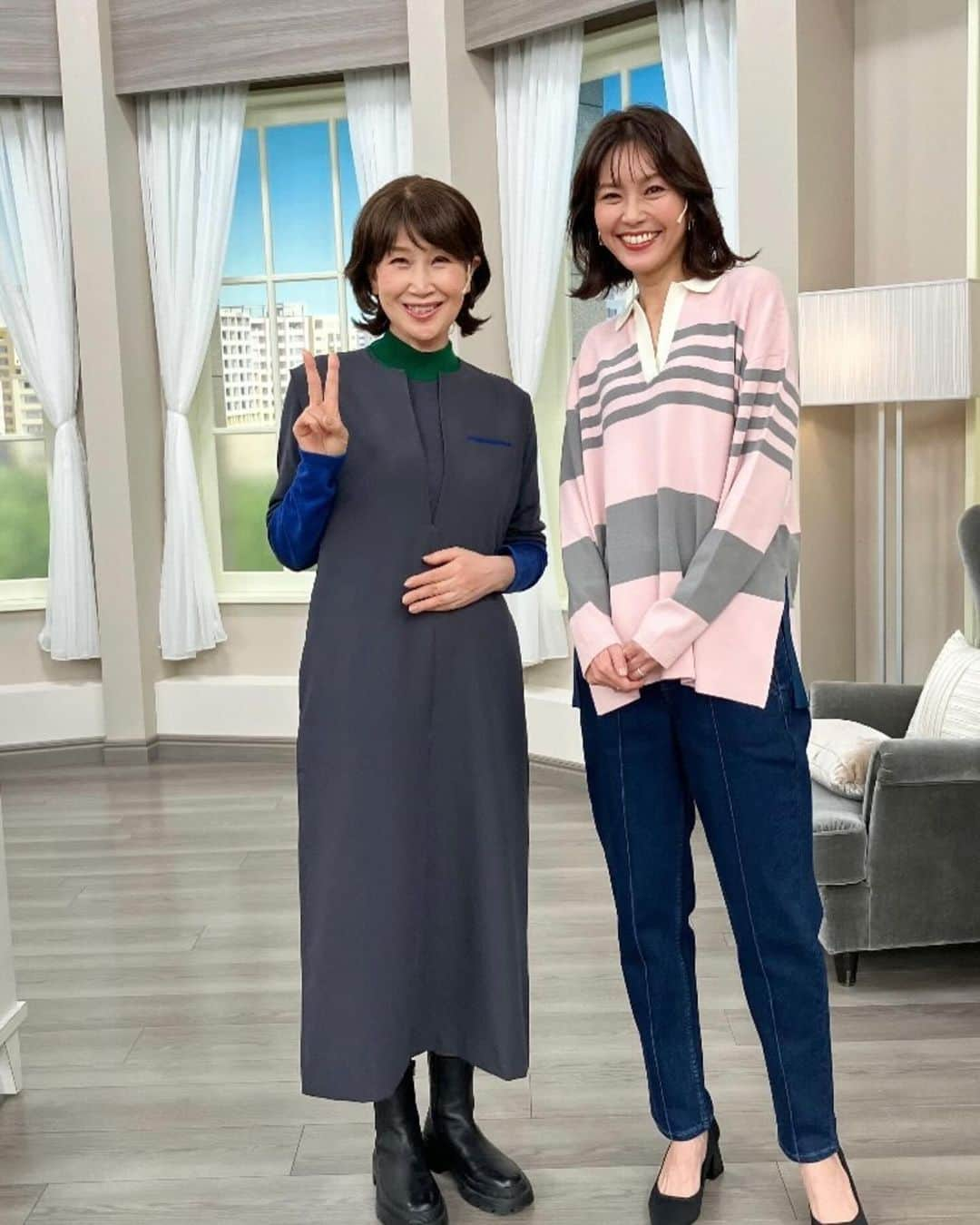 ナオさんのインスタグラム写真 - (ナオInstagram)「今日はO.Aを見てくださってありがとうございました✨  @qvc_japan   途中、耳の調子が悪くなり自分の声がどのくらい出てるのか分からなくなってしまいました。お聞き苦しかったかもしれません。 すみませんでした🙇‍♀️😭  そんな中、前回も人気だったスカートも完売しとても嬉しかったです♪  他にも今日限りのお値下げ商品もあるのでお時間あれば是非チェックしてみてください✨  @alsome_official   スタジオではえれなちゃんに会えて嬉しかったです❤️  えれなちゃん、次はお疲れさん会しよーね☺️  @elena1982312  @porfort_official   #qvc #alsome #アルサム」11月30日 20時17分 - nao_nao310