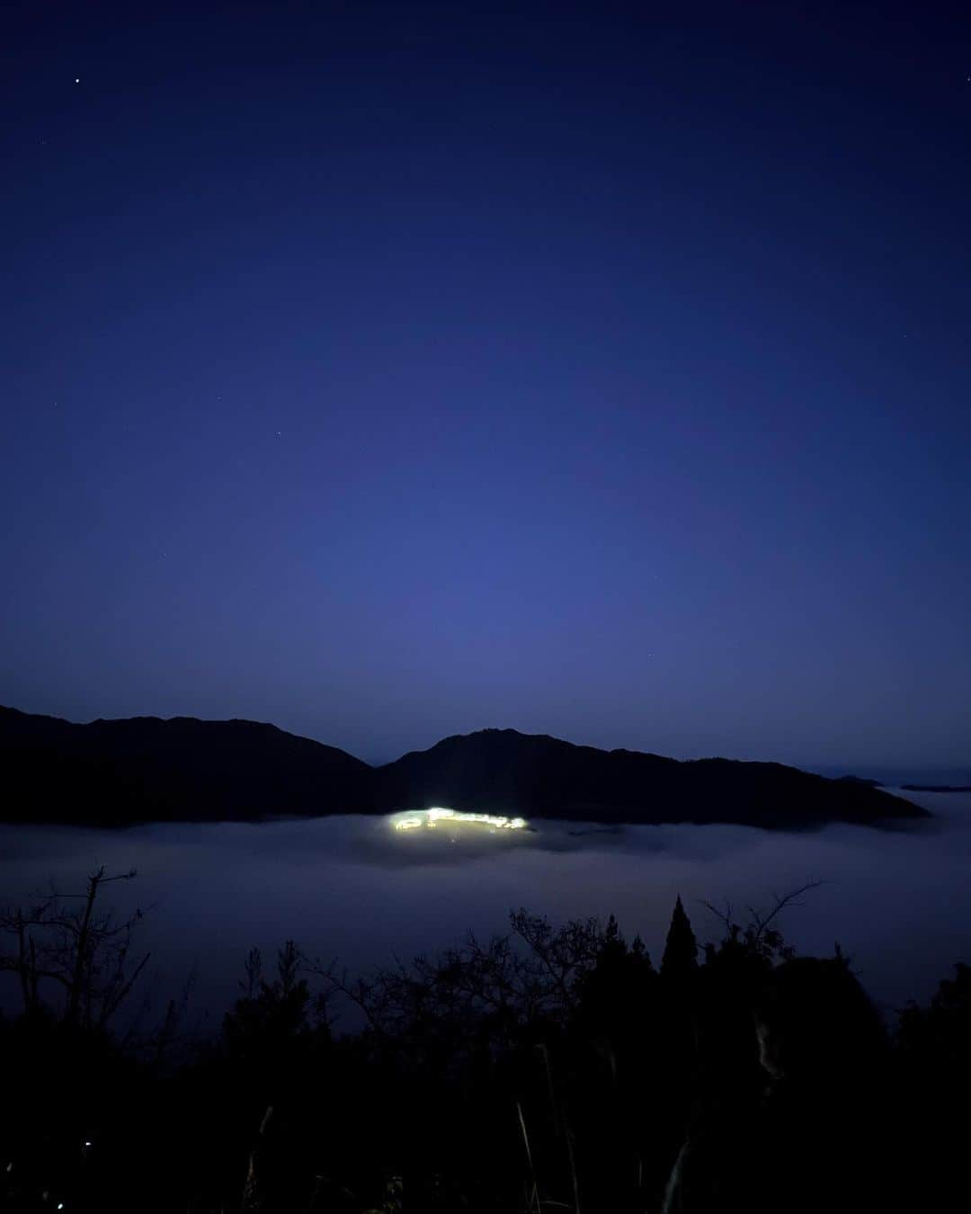 田尻夏樹（なつきんぐ）さんのインスタグラム写真 - (田尻夏樹（なつきんぐ）Instagram)「天空の城🏯 　 　 日本のマチュピチュは美しかった！！ 　 　 #雲海 #立雲峡 #天空の城」11月30日 20時18分 - tajiri_natsuki