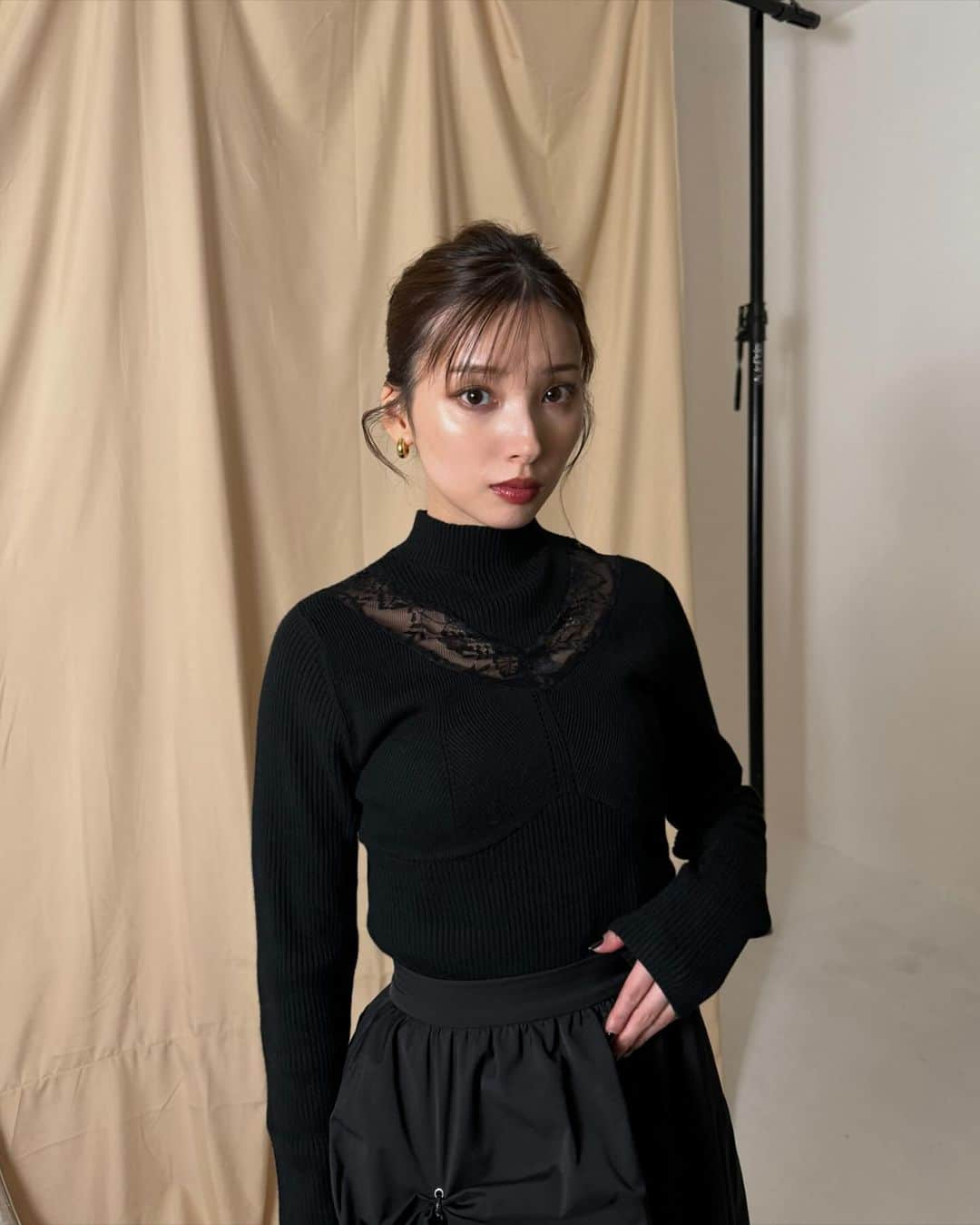 谷川菜奈さんのインスタグラム写真 - (谷川菜奈Instagram)「race🖤 knit @leannofficial 12/05〜」11月30日 20時18分 - pechi.130