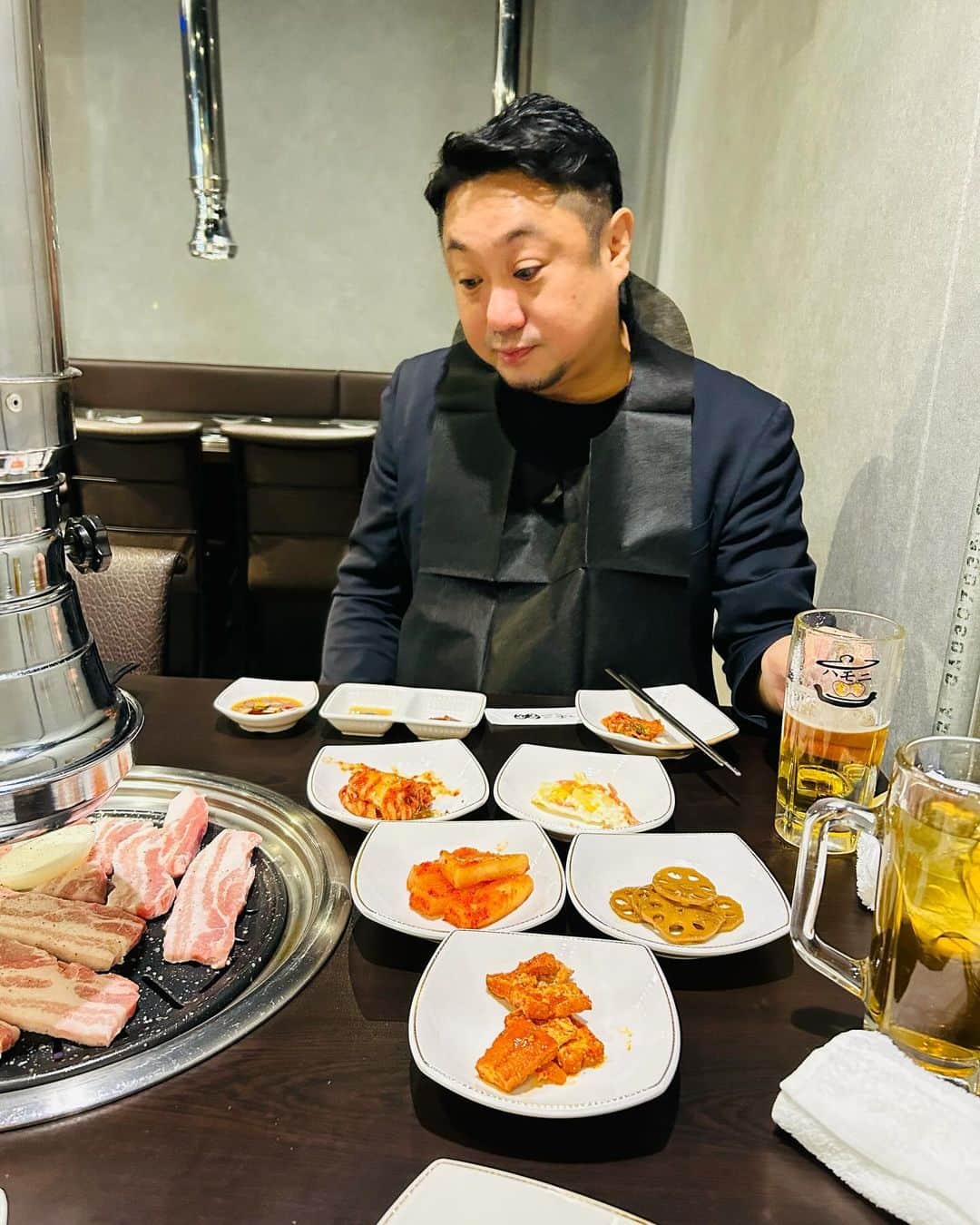 KABA.ちゃんさんのインスタグラム写真 - (KABA.ちゃんInstagram)「マネージャー中村氏がお誕生日だったので、遅ばせながら韓国料理屋さんでお祝いしました❣️  赤坂にある「ハモニ食堂」 めっちゃ美味しいかった😋😋😋  サムギョプサルは必須だし、一品料理も最高❣️中村氏曰く、今まで食べた韓国料理屋さんで1位かもですって〜このお店に決めて良かった😆  私達は予約してたから問題なかったけど、入れなかった方達10組くらいいたかも😅  とにかく、お誕生日おめでとうございます㊗️🎂🎉🎊素敵な1年になりますよーに✨💕  #お誕生日 #マネージャー中村氏 #遅ばせながらお祝いしました #韓国料理 #赤坂 #ハモニ食堂 #とにかく人気店で入れないお客様が沢山いた #予約必須 #お祝いして食べて帰って来たら2時間も経ってないという #ばか早え #🤣 #㊗️ #お誕生日おめでとうございます #素敵な1年になりますように  #いつもありがとうございます」11月30日 20時22分 - kabachan_official