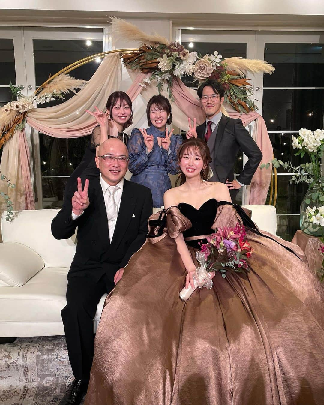 棚瀬響さんのインスタグラム写真 - (棚瀬響Instagram)「親友の結婚式だった日💒 終始大号泣してた 幸せをめちゃくちゃ分けてもらいました 素敵な家庭を築いてね  語り出すと本当止まらなくなるから超簡潔にした🥲🥲 あとはハガキに銀魂調に書きます❗️」11月30日 20時22分 - 2ki___clmyprn