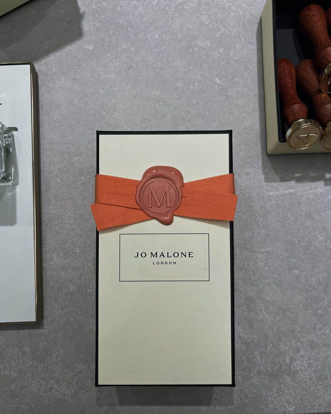 杉本美穂さんのインスタグラム写真 - (杉本美穂Instagram)「@jomalonelondon 🥀 ジョーマローンロンドン代官山フォレストゲートでopen前イベントにご招待していただきお邪魔してきました🩶🖤  和をモチーフにした店内が、他のジョーマローンの店舗と違って素敵だったよ🌿 期間限定でシーリング体験ができたりするっぽい！ 2023年12月１日からopenだから是非行ってみてね🪽  #jomalonelondon  #ジョーマローンロンドン  #ジョーマローンロンドン代官山 #フォレストゲート代官山  #forestgatedaikanyama  #uniquelyyours  #pr」11月30日 20時26分 - sgmt_miho